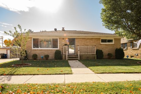 Photo of 2821 Pinehurst Ave, Racine, WI 53403 (MLS # 1940203) Photo of 2821 Pinehurst Ave, Racine, WI 53403 (MLS # 1940203)