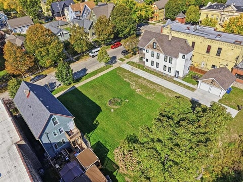 Photo of 2032-2038 N Palmer St, Milwaukee, WI 53212 (MLS # 1983967)