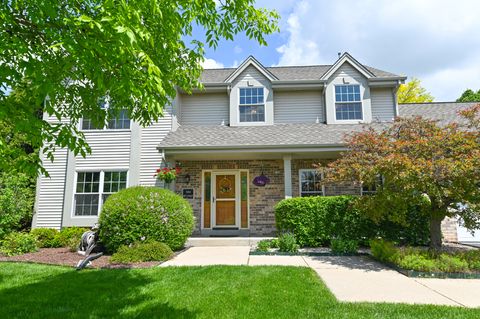 Photo of N66W13568 Crestwood Dr, Menomonee Falls, WI 53051 (MLS # 1923172)