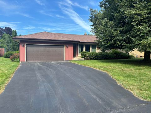 7658 N Delta Pl, Milwaukee, WI 53223 - #: 1946872