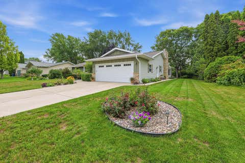Photo of 452 Willsher Dr, Fond Du Lac, WI 54935 (MLS # 1975838)