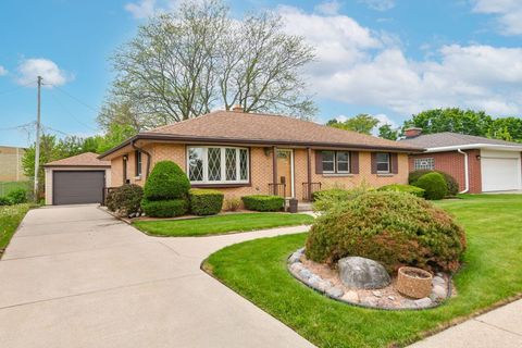 Photo of 1631 W Bottsford Ave, Milwaukee, WI 53221 (MLS # 1963463)