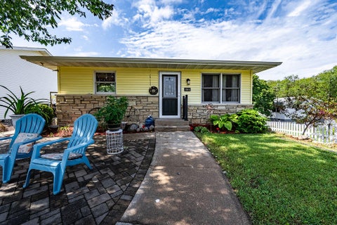 Photo of 1515 Caroline St, Campbell, WI 54603 (MLS # 1979694)