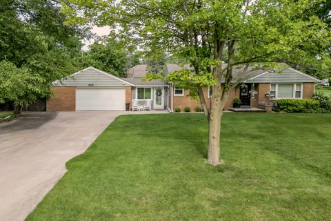 Photo of 4760 N 149th St, Brookfield, WI 53005 (MLS # 1926084)