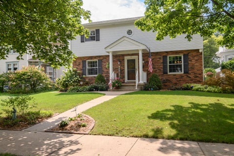 Photo of 147 W Laflin Ave, Waukesha, WI 53186 (MLS # 1981226)