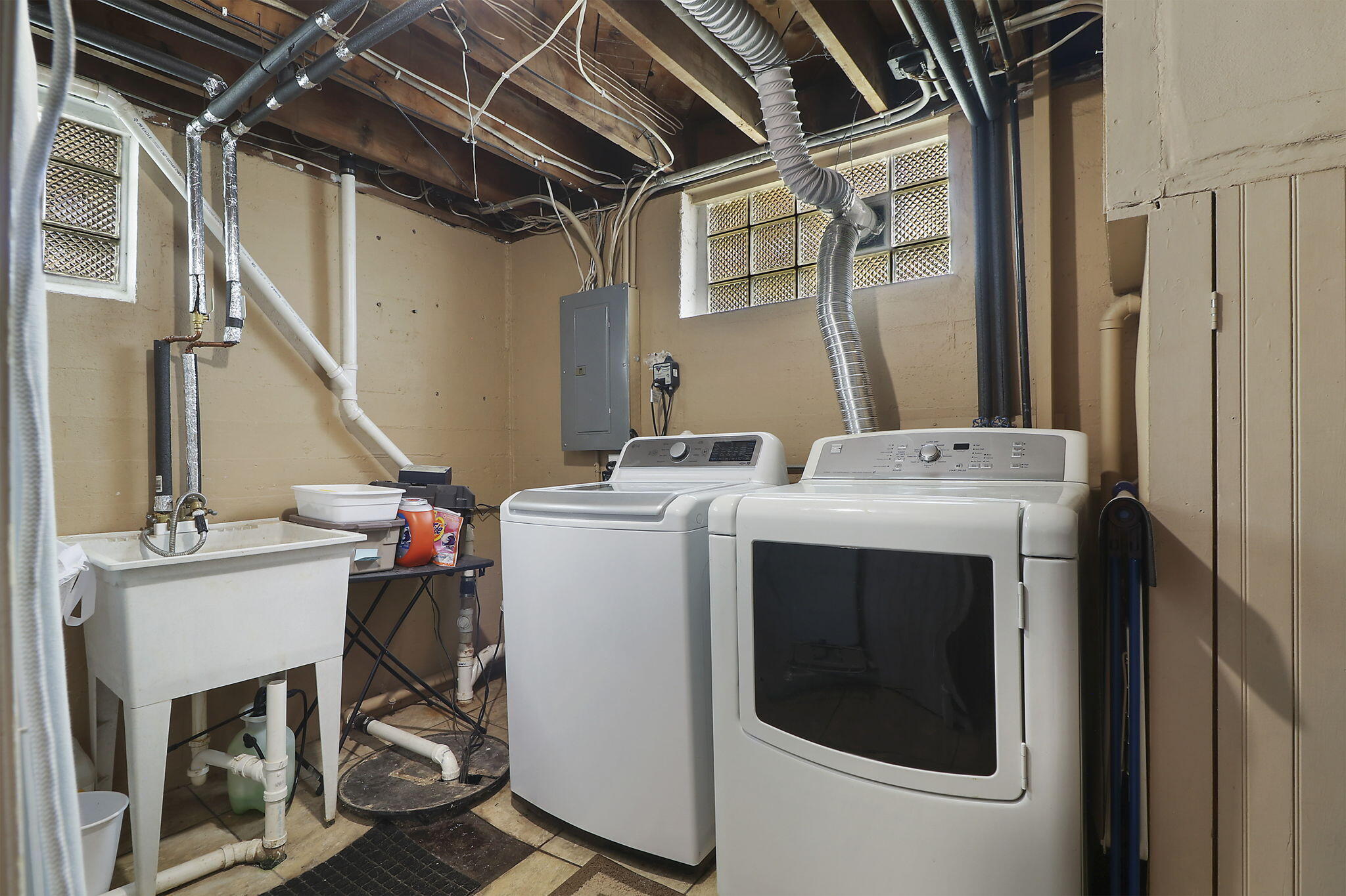 Pleasant Prairie, Wisconsin 53142, United States, 2 Bedrooms Bedrooms, ,2 BathroomsBathrooms,Residential,Active,228782