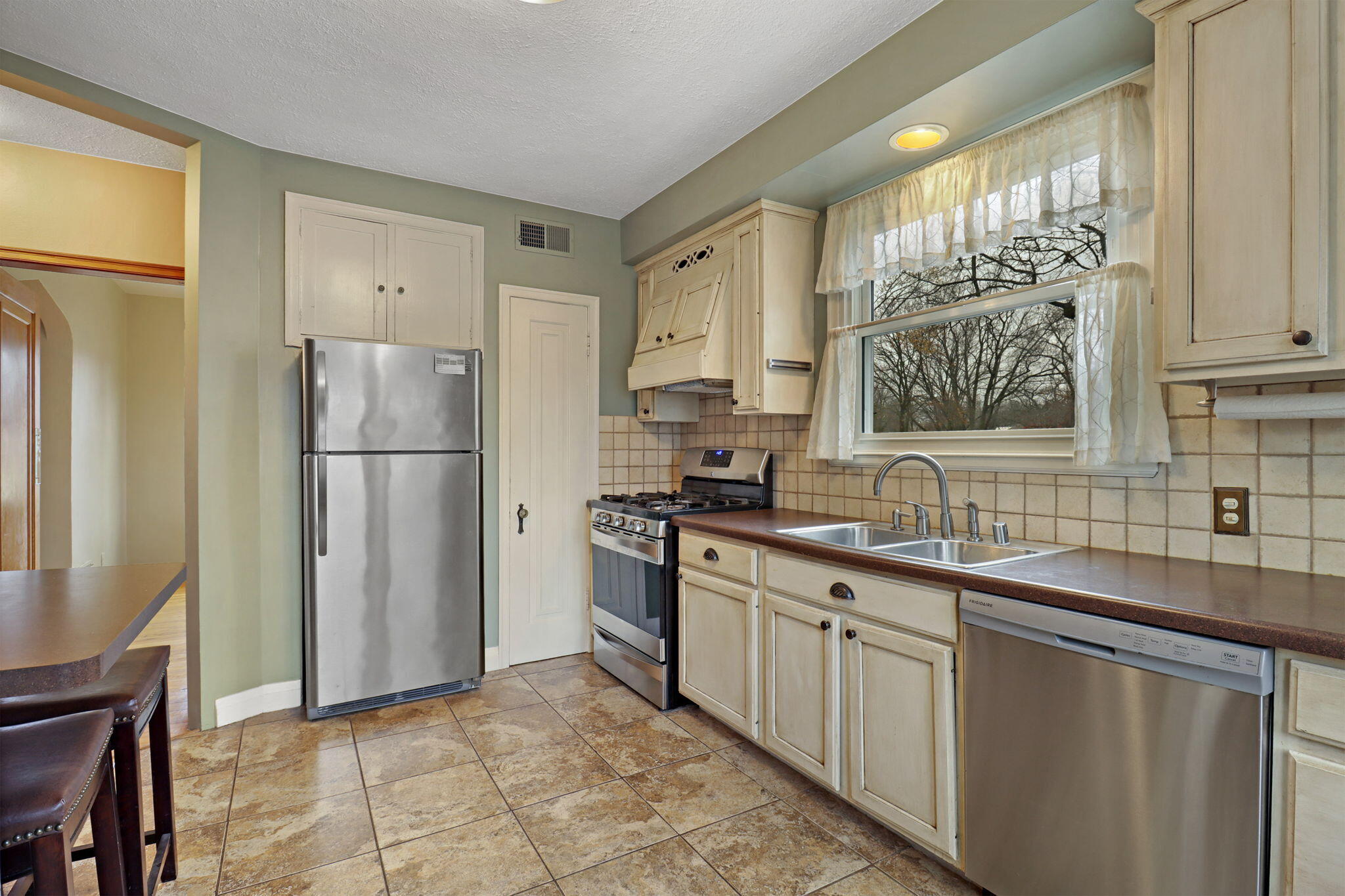 Pleasant Prairie, Wisconsin 53142, United States, 2 Bedrooms Bedrooms, ,2 BathroomsBathrooms,Residential,Active,228782