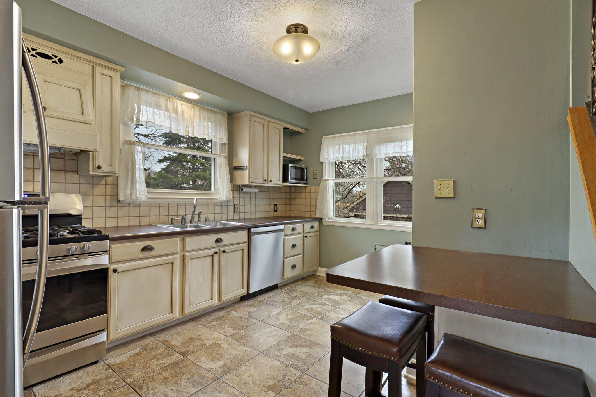 Pleasant Prairie, Wisconsin 53142, United States, 2 Bedrooms Bedrooms, ,2 BathroomsBathrooms,Residential,Active,228782