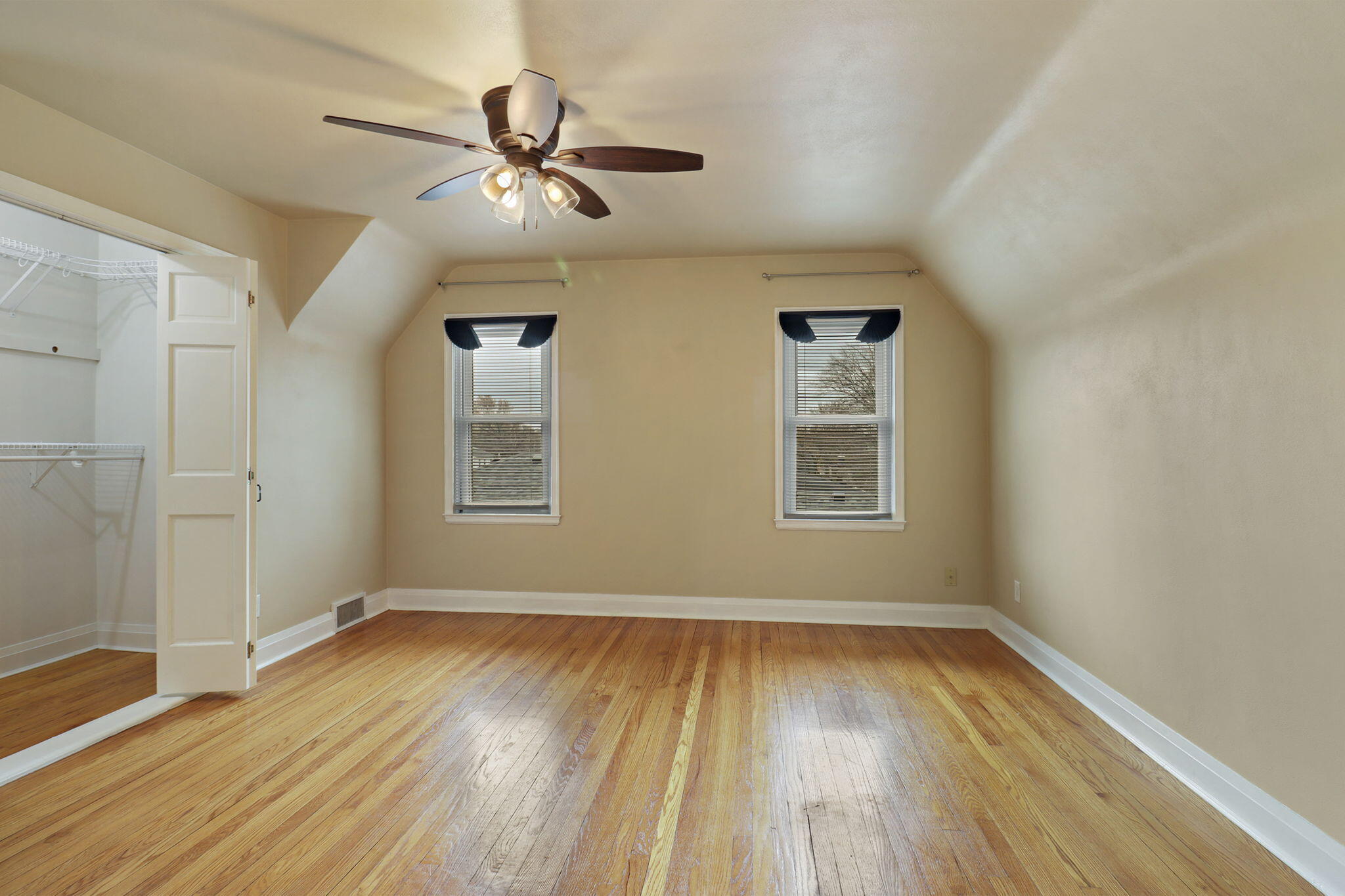 Pleasant Prairie, Wisconsin 53142, United States, 2 Bedrooms Bedrooms, ,2 BathroomsBathrooms,Residential,Active,228782