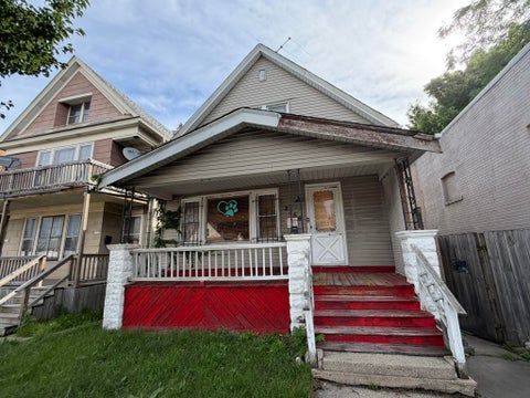 Photo of 2356 S 13th St, Milwaukee, WI 53215 (MLS # 1981560)