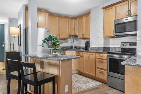 Photo of 1919 N Summit Ave, Milwaukee, WI 53202 (MLS # 1957792)