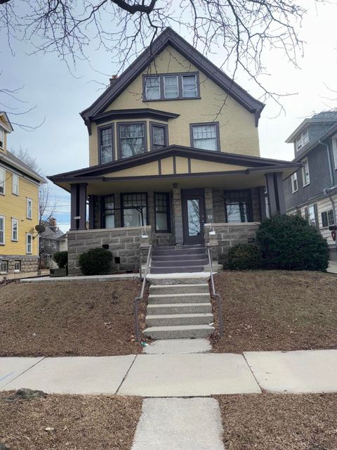 Photo of 3601 W Highland Blvd, Milwaukee, WI 53208 (MLS # 1951937)