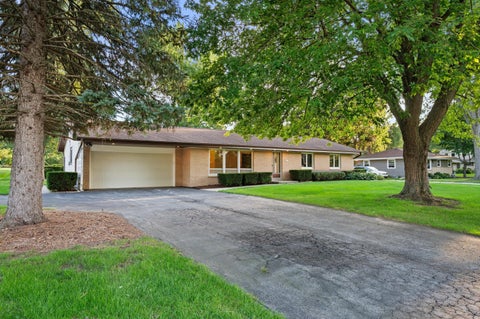 Photo of 1501 E Fitzsimmons Rd, Oak Creek, WI 53154 (MLS # 1980392)