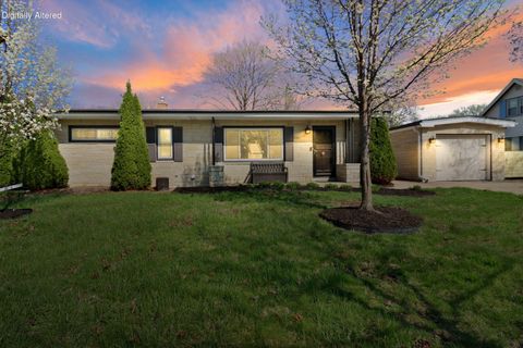 Photo of 3182 N Knoll Blvd, Wauwatosa, WI 53222 (MLS # 1960082)