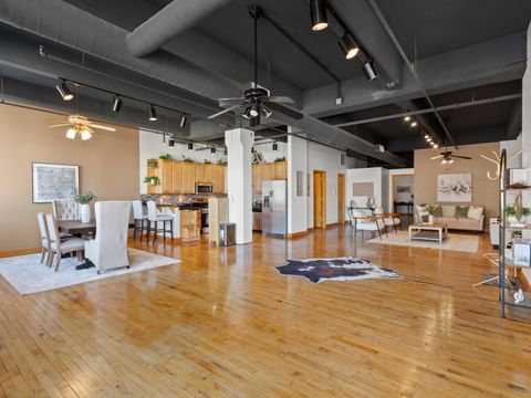 Photo of 730 N Plankinton Ave, Milwaukee, WI 53203 (MLS # 1945355)