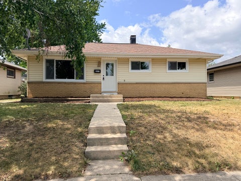 Photo of 6611 S 19th St, Milwaukee, WI 53221 (MLS # 1972685)