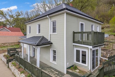 Photo of 476 S Main St, Fountain City, WI 54629 (MLS # 1960488)