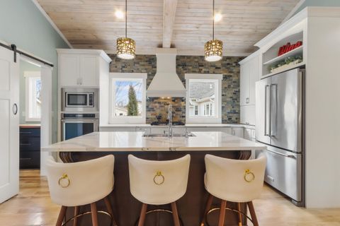 Photo of 529 Warren St, Lake Geneva, WI 53147 (MLS # 1951739)