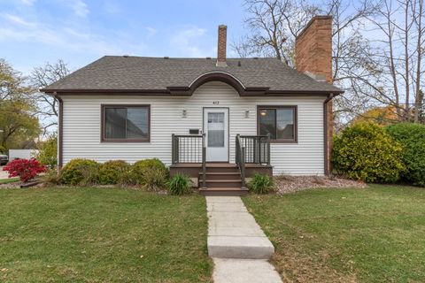 Photo of 412 N Chicago Ave, South Milwaukee, WI 53172 (MLS # 1946524)
