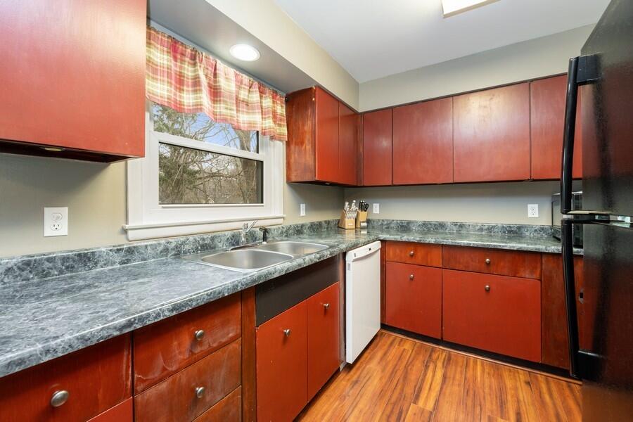 Williams Bay, Wisconsin 53191, United States, 2 Bedrooms Bedrooms, ,1 BathroomBathrooms,Residential,Pending,110633