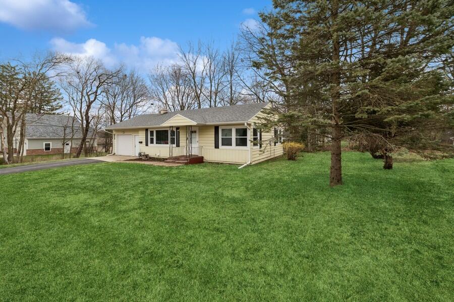 Williams Bay, Wisconsin 53191, United States, 2 Bedrooms Bedrooms, ,1 BathroomBathrooms,Residential,Pending,110633