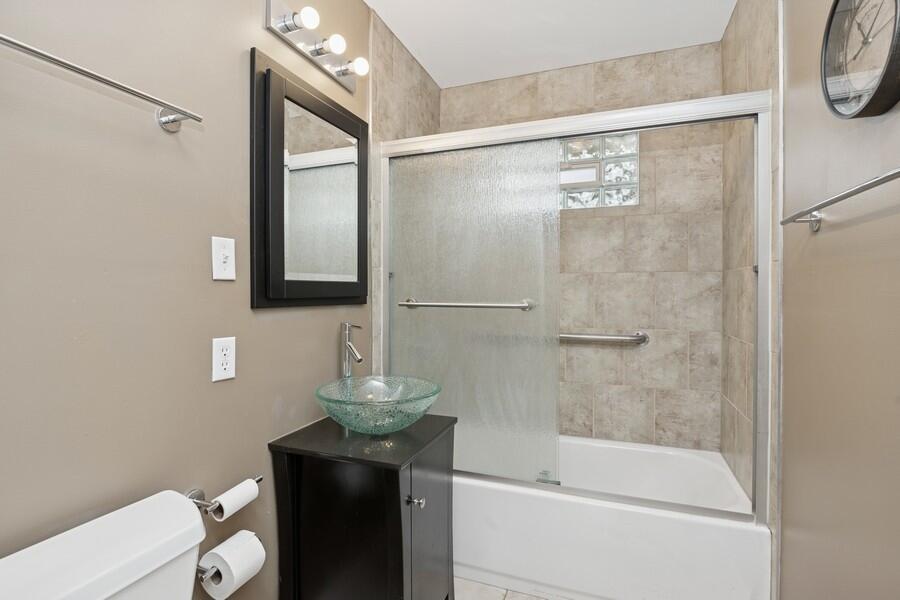 Williams Bay, Wisconsin 53191, United States, 2 Bedrooms Bedrooms, ,1 BathroomBathrooms,Residential,Pending,110633