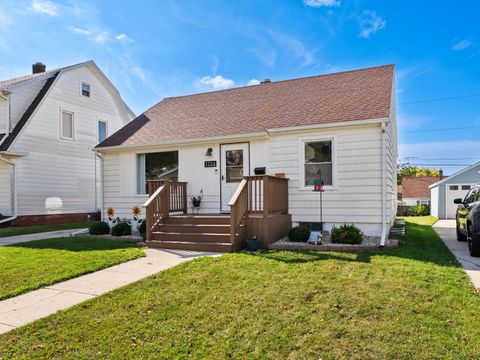Photo of 1224 S 21st St, Sheboygan, WI 53081 (MLS # 1939764)