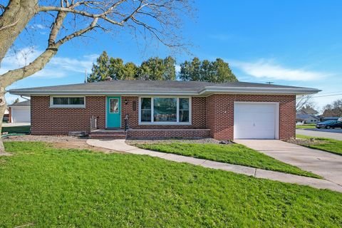 Photo of 228 Saratoga St, Chilton, WI 53014 (MLS # 1958695)