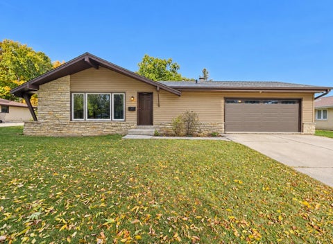 Photo of 1824 W Clayton Crest Ave, Milwaukee, WI 53221 (MLS # 1985667)