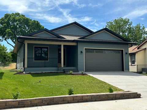 Photo of 2010 14th St S, La Crosse, WI 54601 (MLS # 1965768)