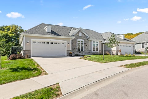 Photo of 410 Prairie Song Ct, Waukesha, WI 53188 (MLS # 1982552)