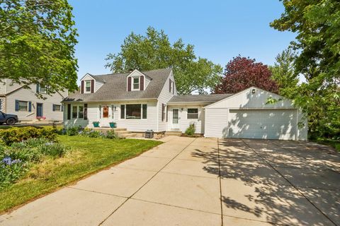 Photo of 1030 Adelmann Ave, Brookfield, WI 53045 (MLS # 1963209)