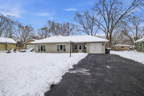 Photo of 4512 N 105th St, Wauwatosa, WI 53225 (MLS # 1944055)