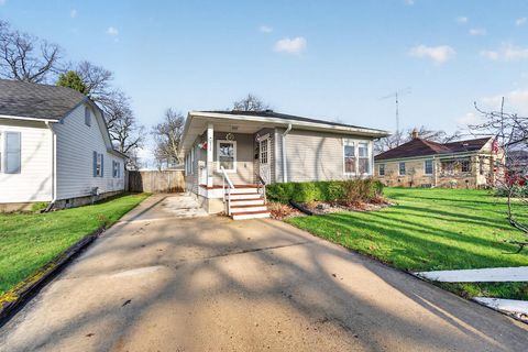Photo of 2600 Arthur Ave, Racine, WI 53405 (MLS # 1957917)
