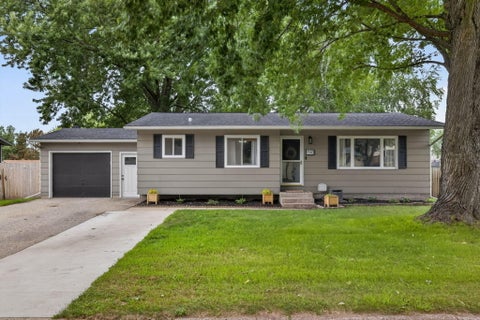 Photo of 1510 Cliffview Dr, Holmen, WI 54636 (MLS # 1977761)