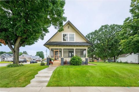 Photo of 405 N Eau Claire St, Mondovi, WI 54755 (MLS # 1945678)