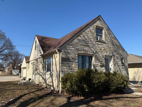 Photo of 4901 N 65th St, Milwaukee, WI 53218 (MLS # 1954744)