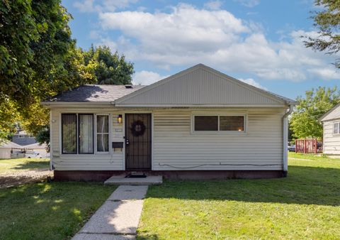 Photo of 5711 N 60th St, Milwaukee, WI 53218 (MLS # 1948093)
