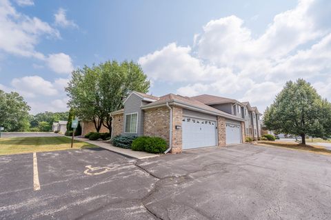 Photo of 9131 S Aspen Dr, Oak Creek, WI 53154 (MLS # 1972407)