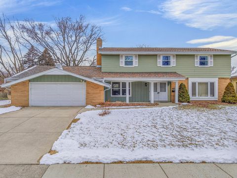 Photo of 5645 S Lake Dr, Cudahy, WI 53110 (MLS # 1952516)