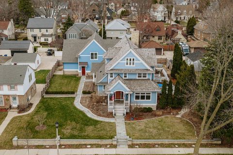 Photo of 802 E Silver Spring Dr, Whitefish Bay, WI 53217 (MLS # 1945864)