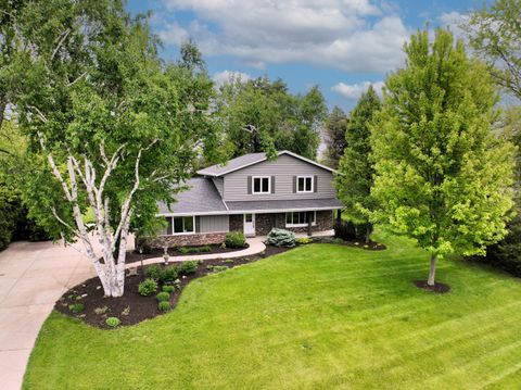 Photo of 15710 Kata Dr, Brookfield, WI 53122 (MLS # 1920489)