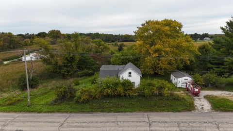 Photo of 1334 Boomer St, Watertown, WI 53094 (MLS # 1983106)