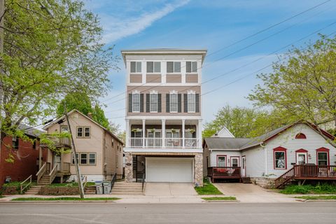 Photo of 2425 S Superior St, Milwaukee, WI 53207 (MLS # 1964281)