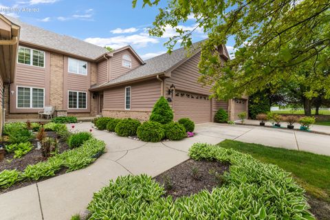 Photo of 7519 W Mallory Way, Franklin, WI 53132 (MLS # 1963532)