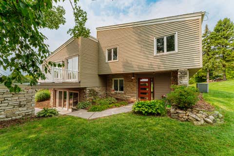 Photo of N57W26416 Mountain Meadows Dr, Lisbon, WI 53089 (MLS # 1975898)