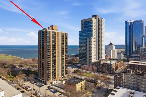 Photo of 929 N Astor St, Milwaukee, WI 53202 (MLS # 1957254)