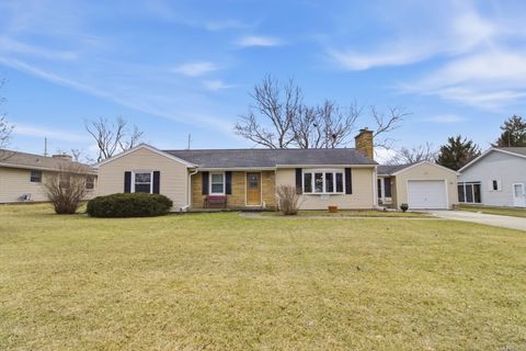 Photo of 309 Roberts Dr, Mukwonago, WI 53149 (MLS # 1952575)
