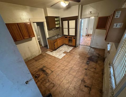 2463 N 22nd St, Milwaukee, WI 53206 - #: 1944811