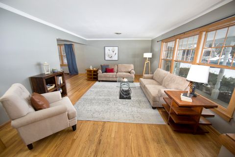 Photo of 2261 W Kenboern Dr, Glendale, WI 53209 (MLS # 1950519)